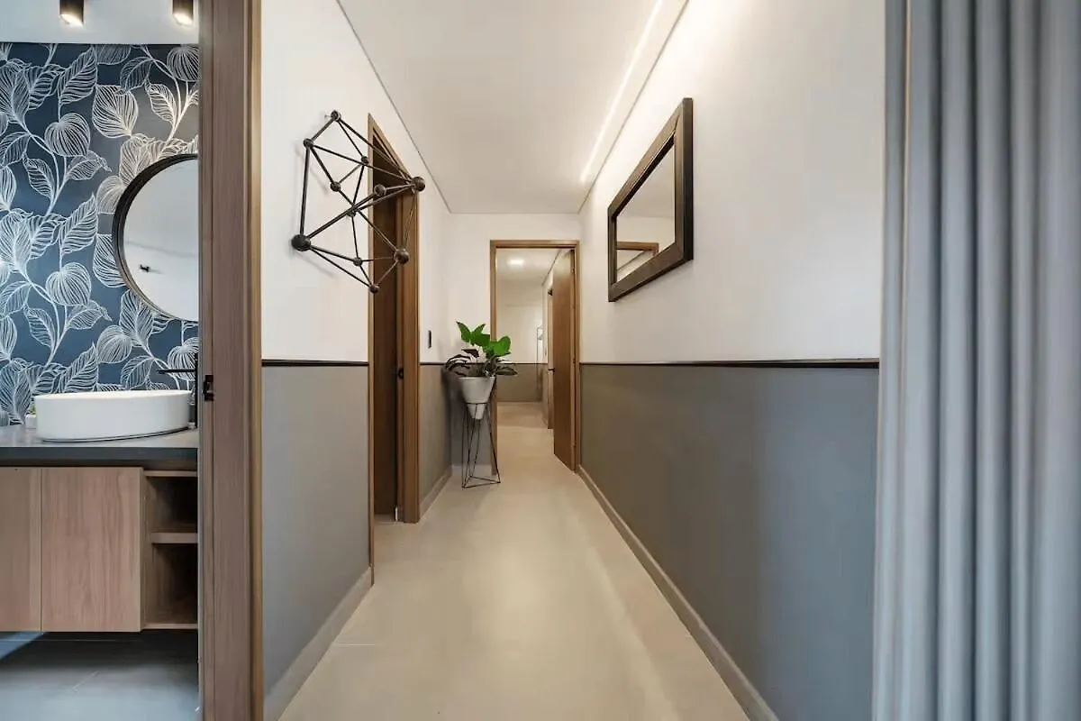 Apt In El Poblado, Walkable Area With Parking 215 Medellin Colombia