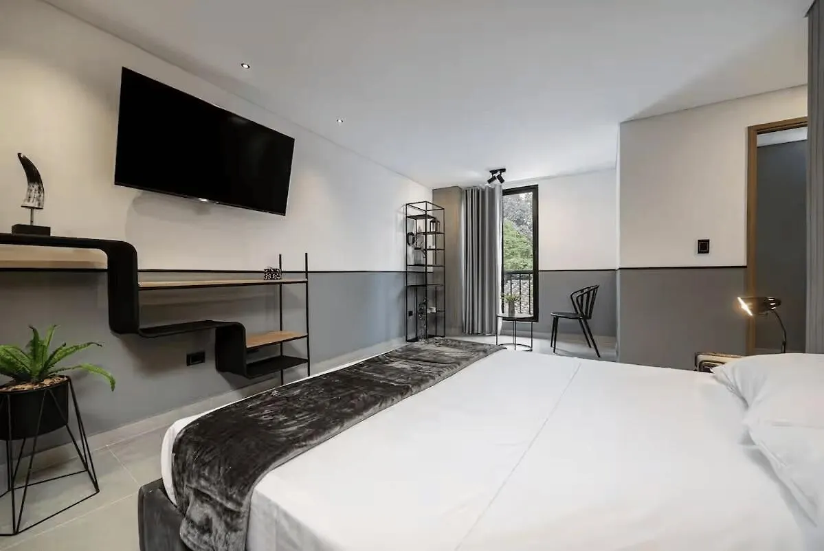 Apt In El Poblado, Walkable Area With Parking 215 Medellin